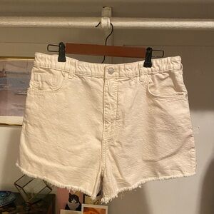 Anthropologie pilcro cream denim shorts